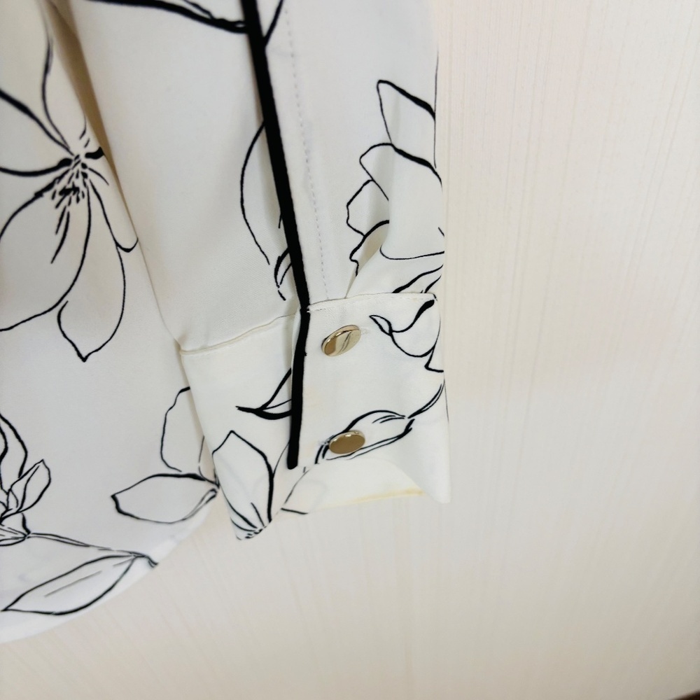 Le Chateau Black White Floral Blouse Small - Picture 7 of 10